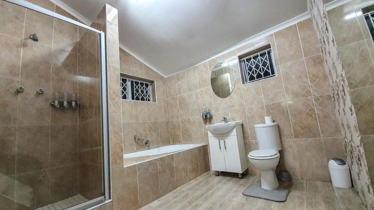 Home Away From Home Pinetown Exterior photo