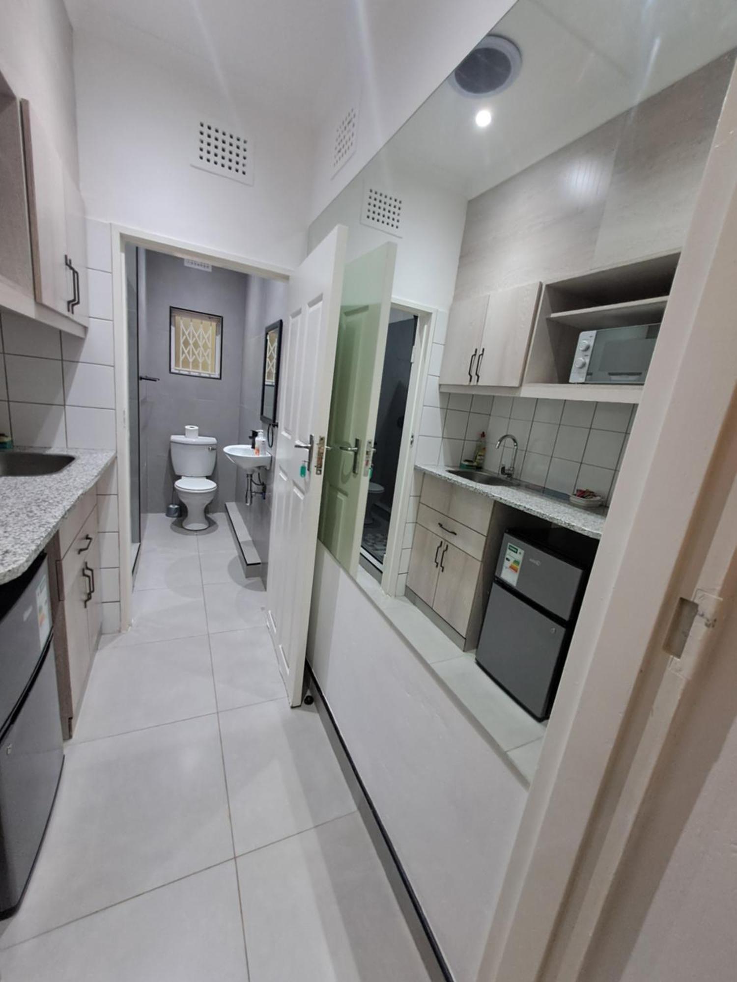 Home Away From Home Pinetown Exterior photo