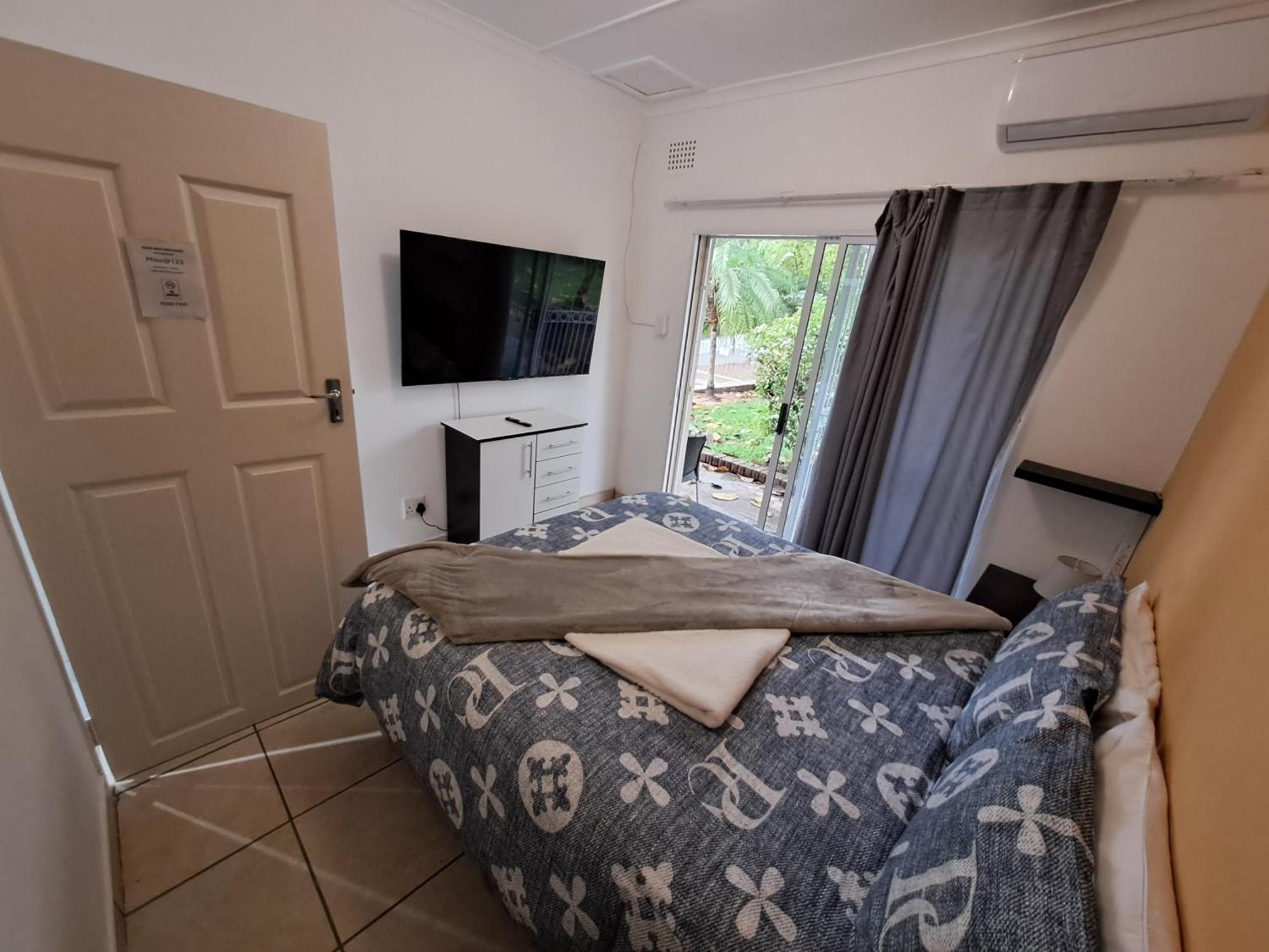 Home Away From Home Pinetown Exterior photo